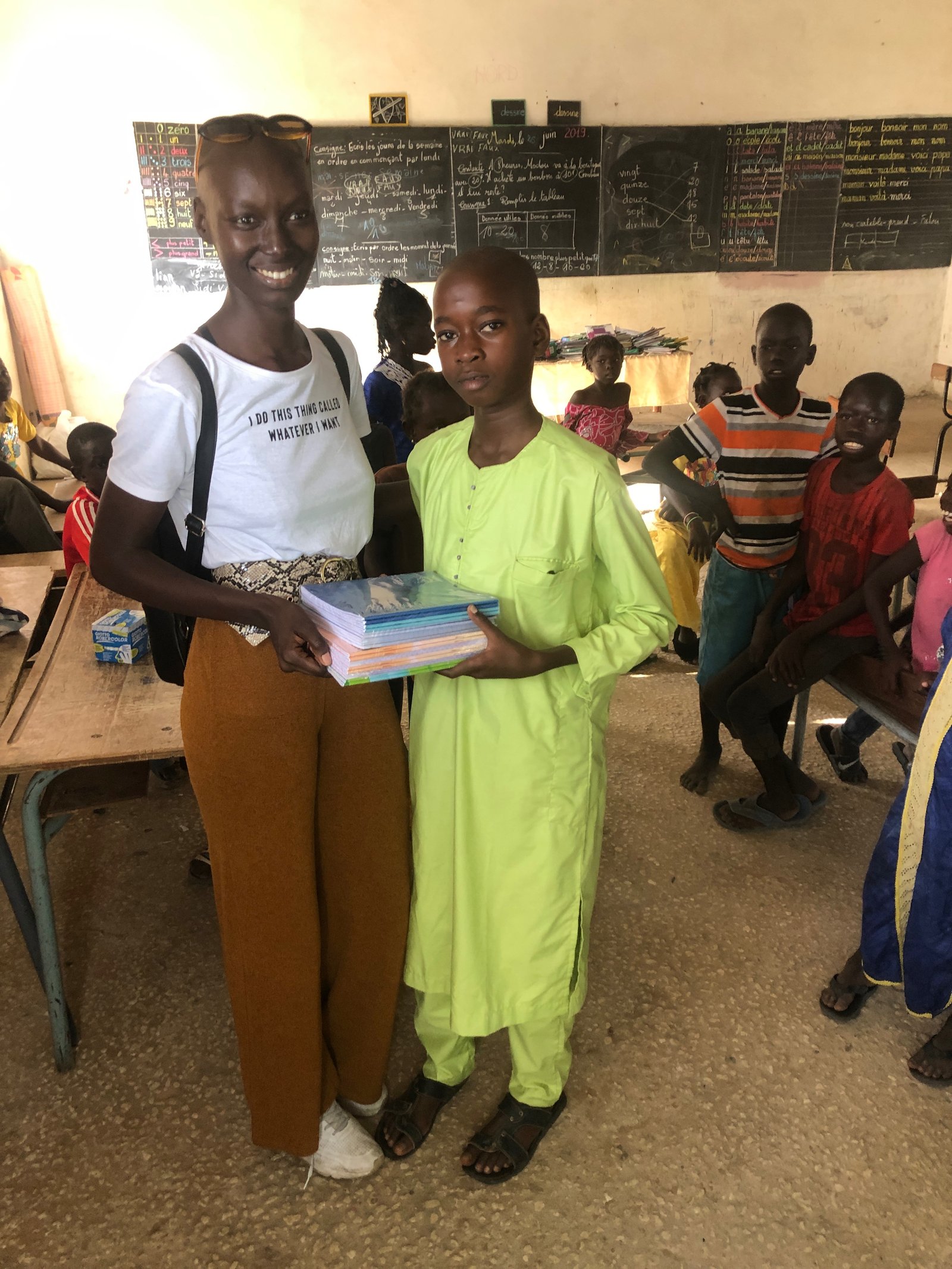 Distribution de fournitures scolaires